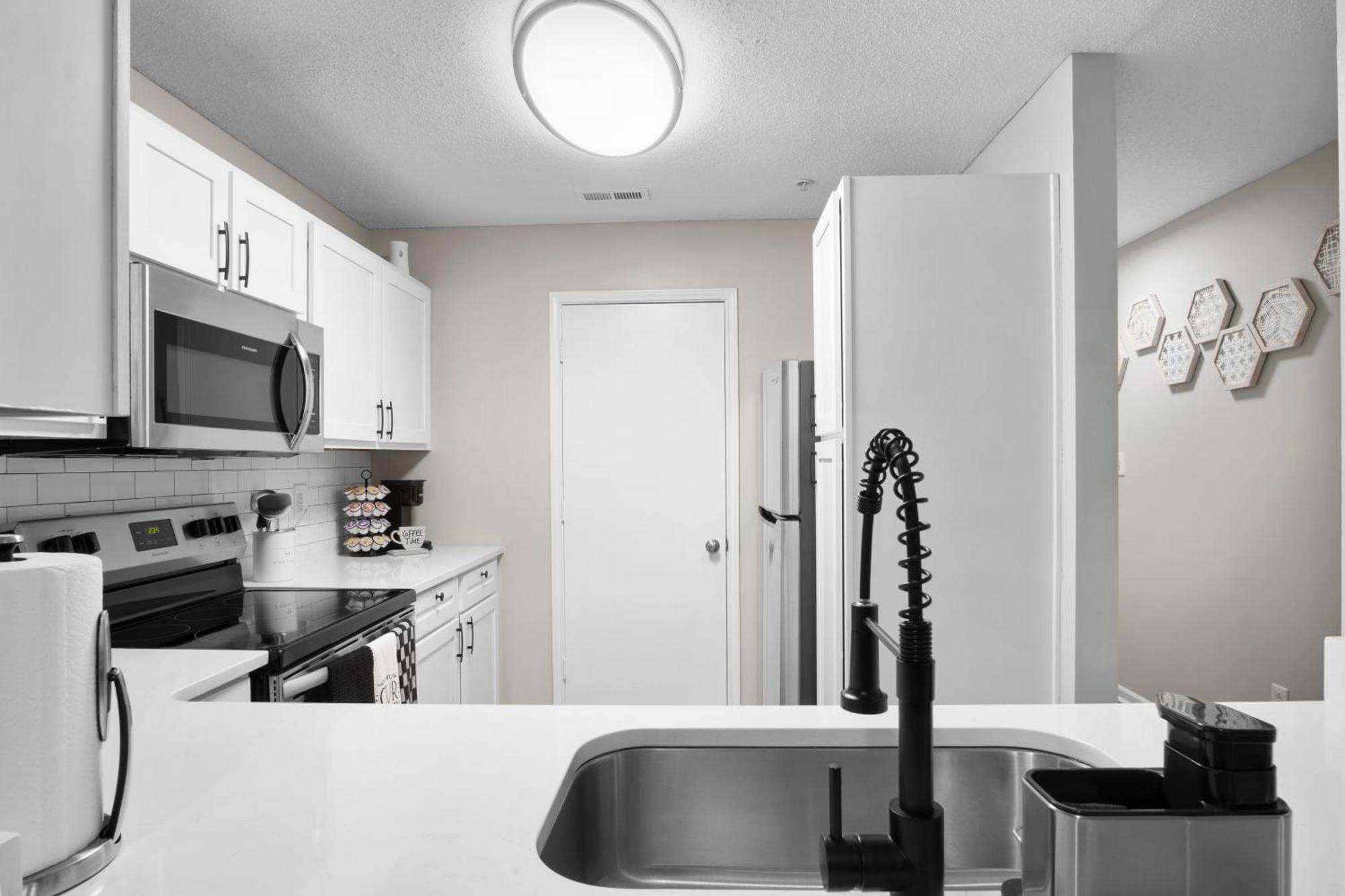The Mooresville Nest: 2Br/2Ba Home Away From Home Bagian luar foto